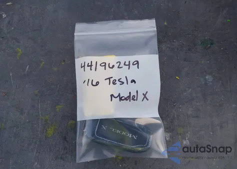 2016 Tesla Model X 60D/70D/75D/90D/P100D из США, поврежденный, VIN 5YJXCBE2XGF008503